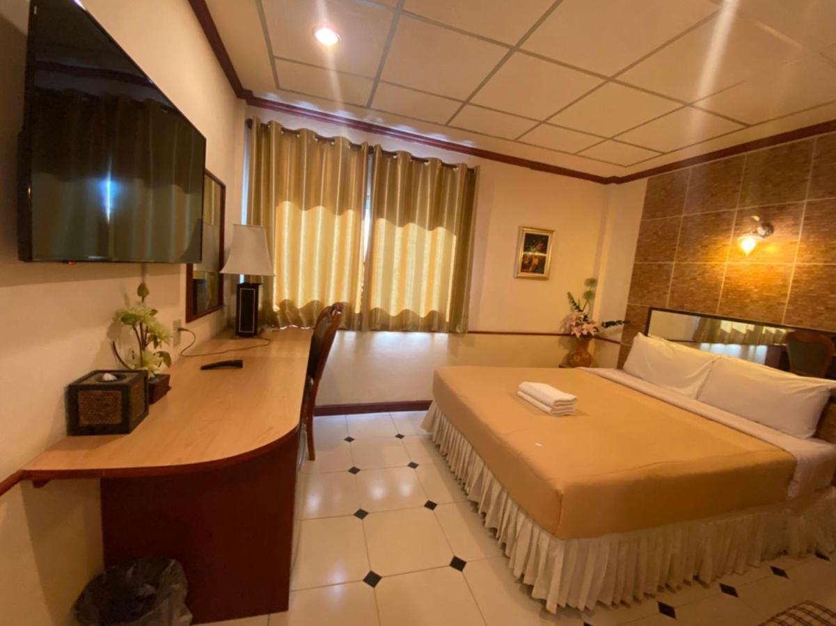 Хостел Honey House 2 Бангкок Экстерьер фото