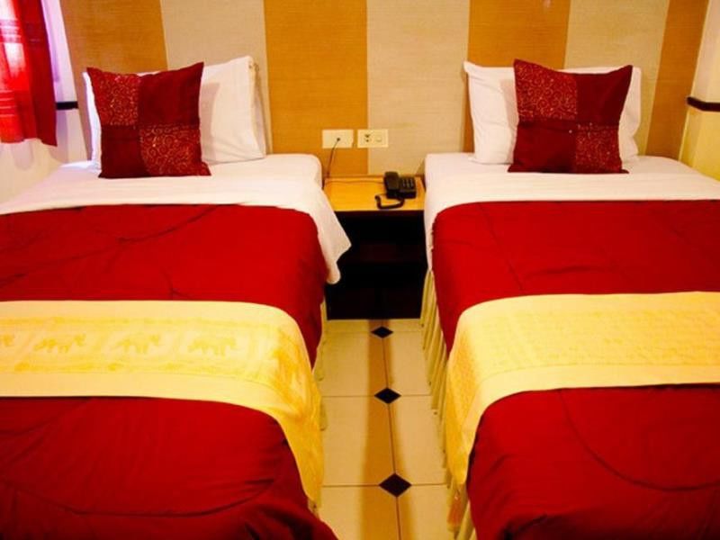 Хостел Honey House 2 Бангкок Экстерьер фото